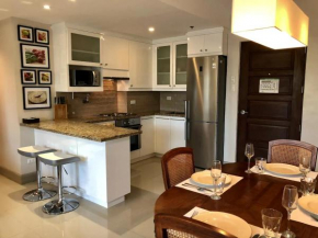 500Mbps Wi-Fi 2 Largest 2 BDRM Condo in Grand Residences